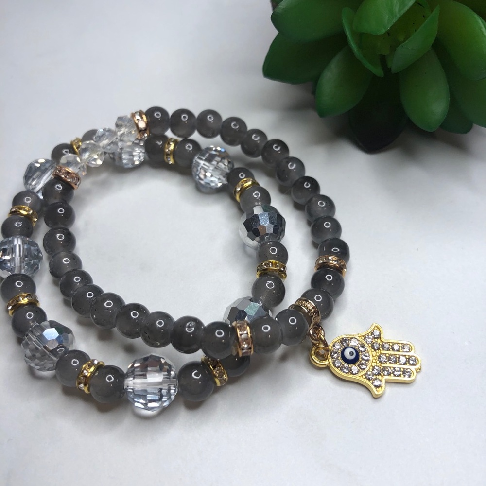 Grey beaded bracelet gold accents Hamsa charm - Picture 4 of 8